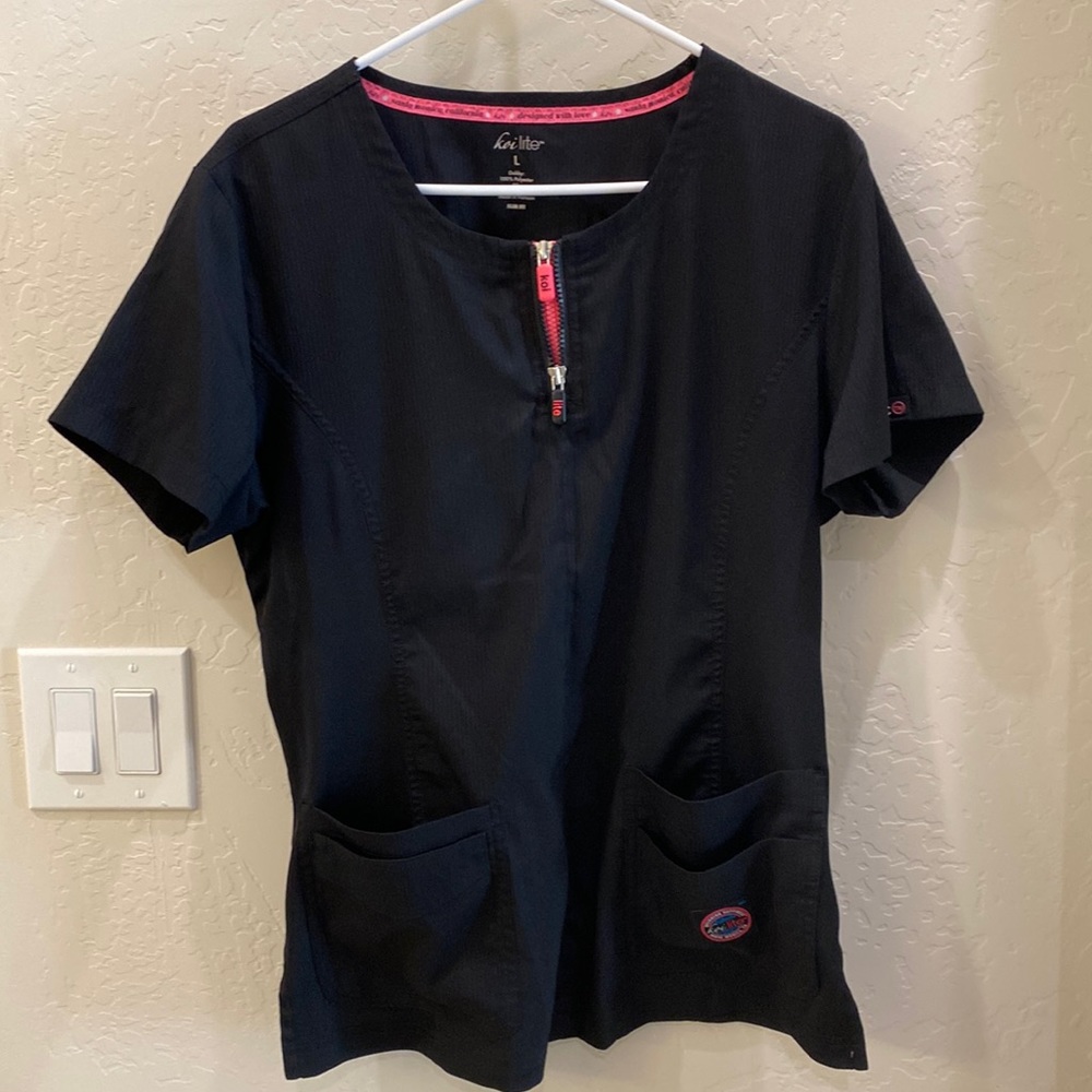 Koi Lite Scrub Top - Slightly Used Size L